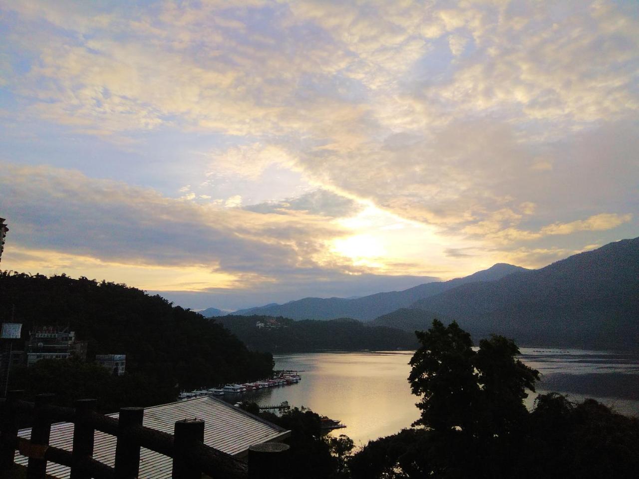 Sun Moon Lake Crown Yu Hotel Jücsi Kültér fotó